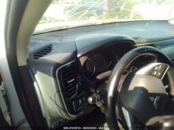 
										2014 Mitsubishi Outlander full									