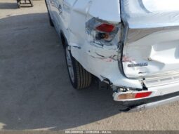 
										2015 Mitsubishi Outlander full									