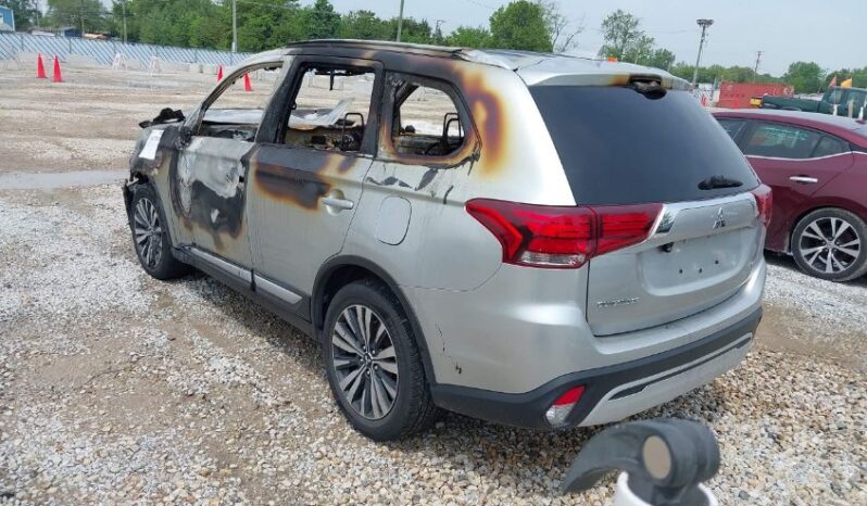 
								2020 Mitsubishi Outlander full									