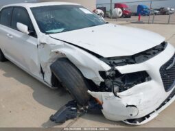 
										2015 Chrysler 300 full									