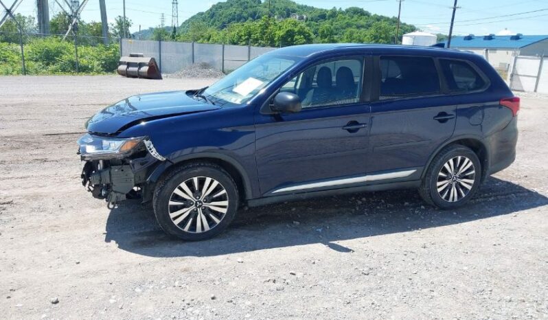 
								2019 Mitsubishi Outlander full									