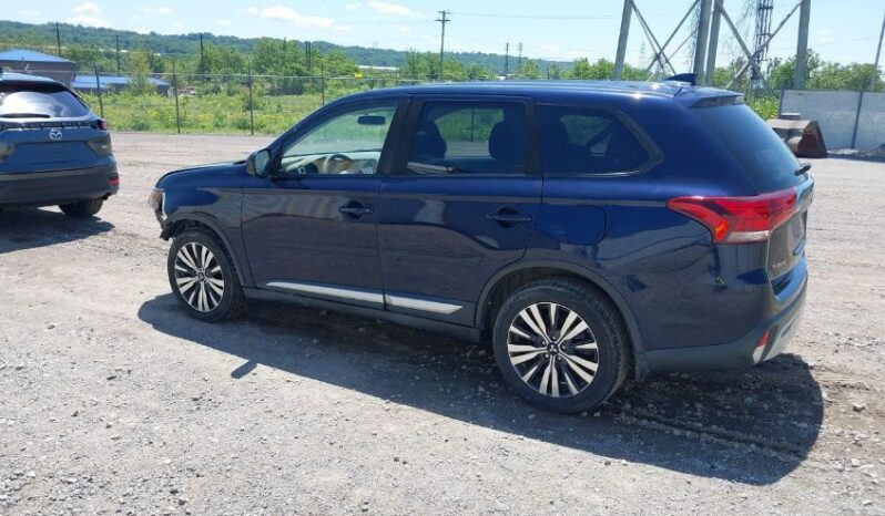 
								2019 Mitsubishi Outlander full									