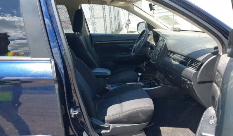 
								2019 Mitsubishi Outlander full									