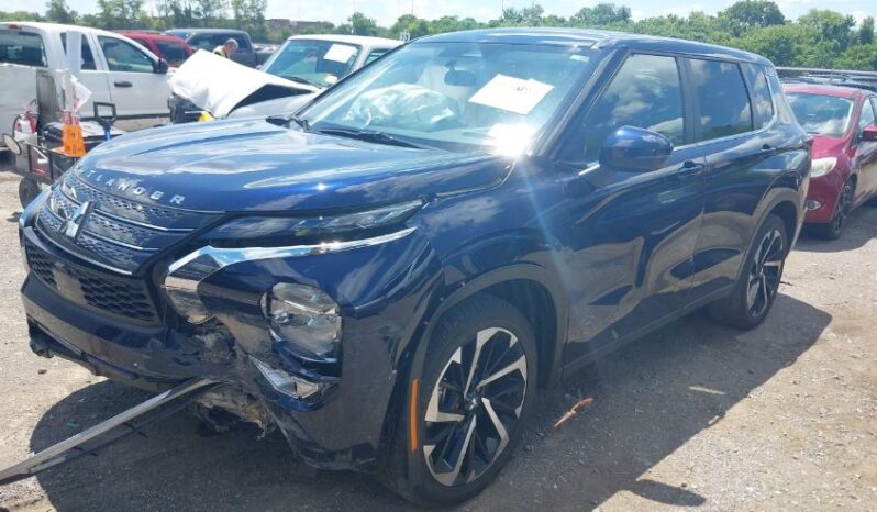 
								2023 Mitsubishi Outlander full									