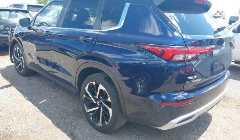 
								2023 Mitsubishi Outlander full									
