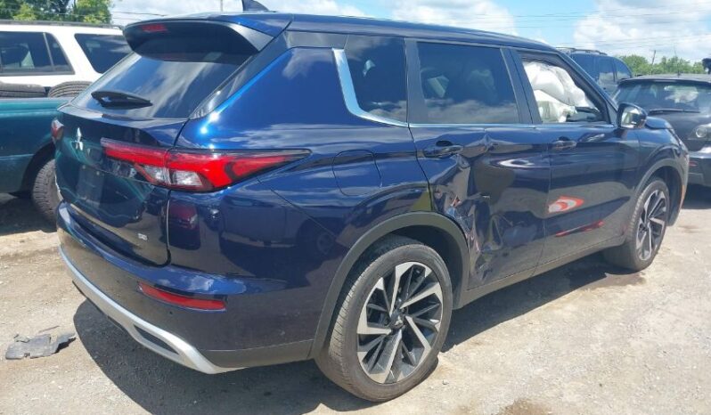 
								2023 Mitsubishi Outlander full									