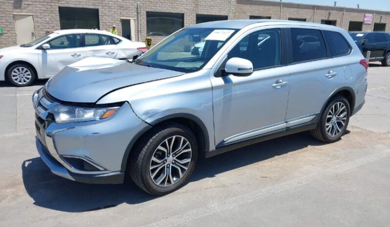 
								2016 Mitsubishi Outlander full									