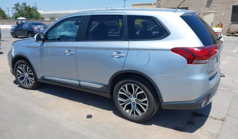 
								2016 Mitsubishi Outlander full									