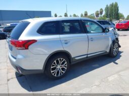 
										2016 Mitsubishi Outlander full									