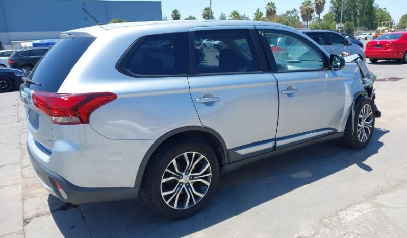 
								2016 Mitsubishi Outlander full									