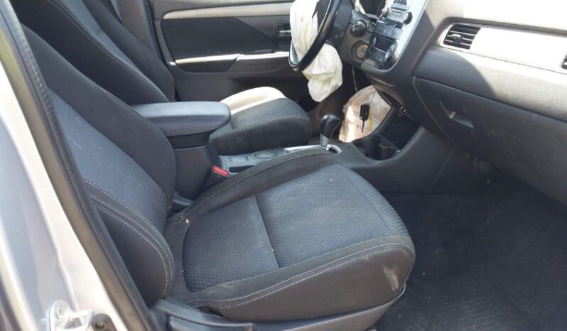 
								2016 Mitsubishi Outlander full									