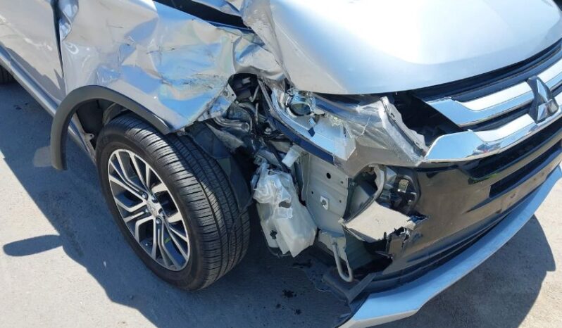
								2016 Mitsubishi Outlander full									