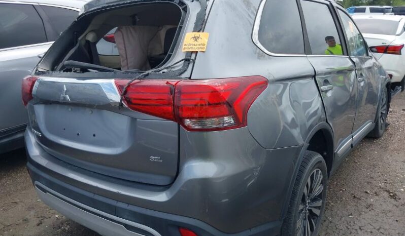 
								2020 Mitsubishi Outlander full									