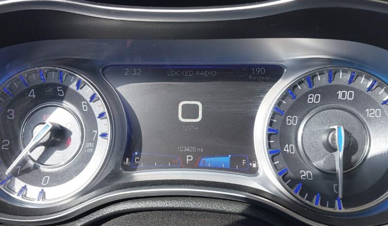 
								2018 Chrysler 300 full									