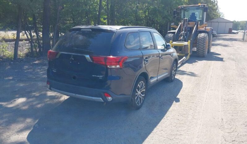 
								2016 Mitsubishi Outlander full									
