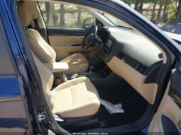 
										2016 Mitsubishi Outlander full									