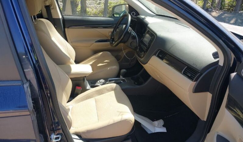 
								2016 Mitsubishi Outlander full									