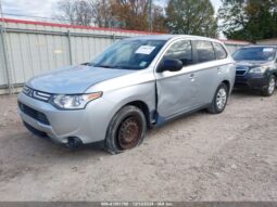 
										2014 Mitsubishi Outlander full									