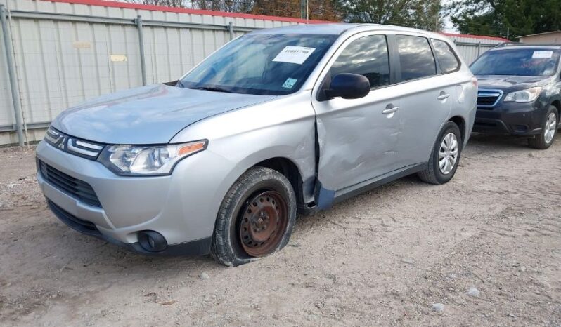 
								2014 Mitsubishi Outlander full									