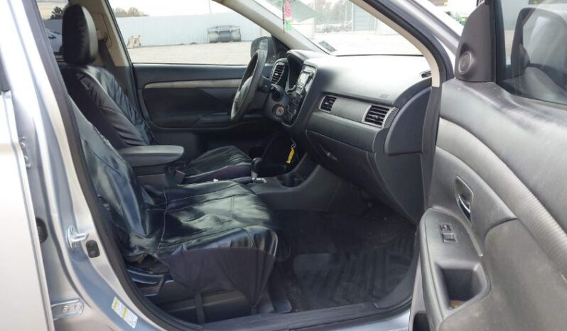 
								2014 Mitsubishi Outlander full									