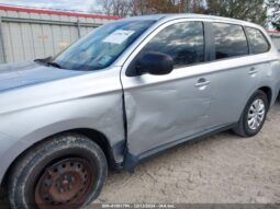 
										2014 Mitsubishi Outlander full									