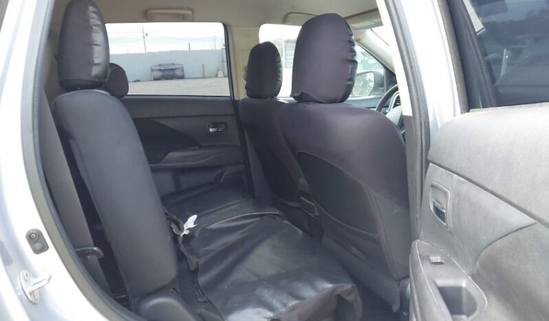 
								2014 Mitsubishi Outlander full									