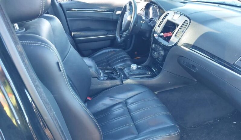 
								2017 Chrysler 300 full									