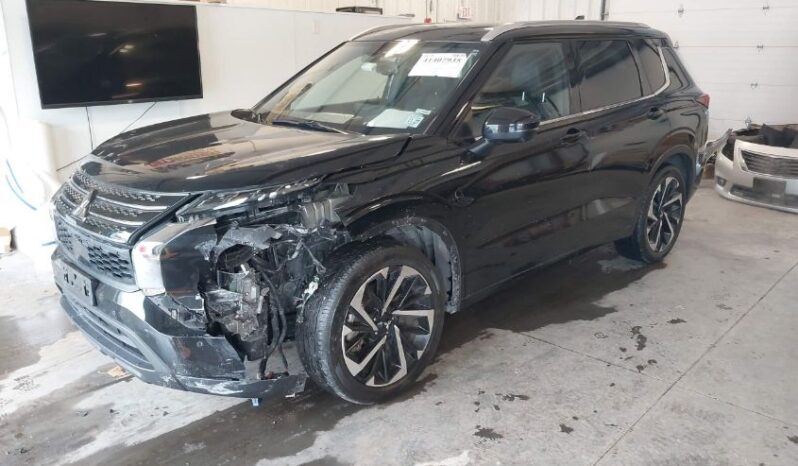 
								2022 Mitsubishi Outlander full									