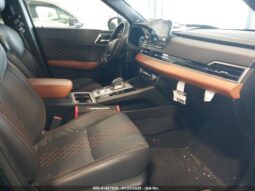 
										2022 Mitsubishi Outlander full									