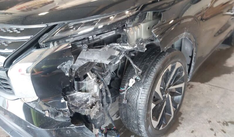 
								2022 Mitsubishi Outlander full									