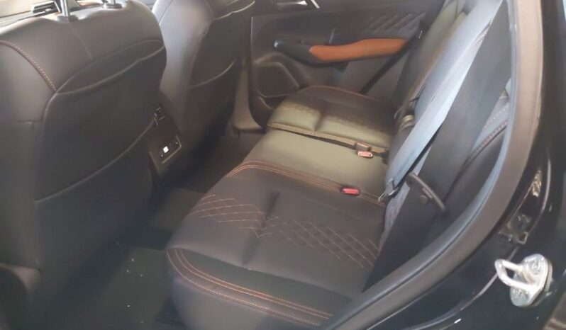 
								2022 Mitsubishi Outlander full									