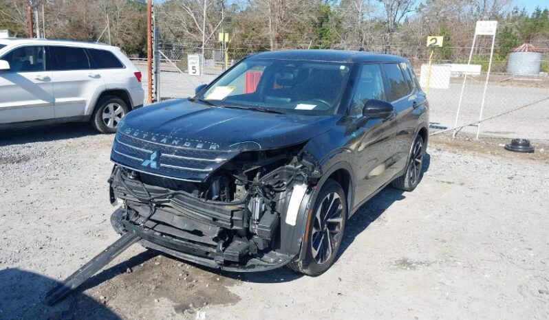 
								2023 Mitsubishi Outlander full									