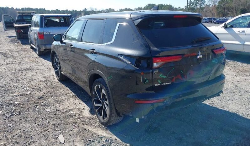 
								2023 Mitsubishi Outlander full									