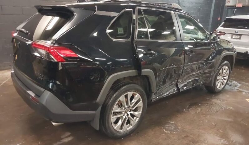 
								2022 Toyota Rav4 full									