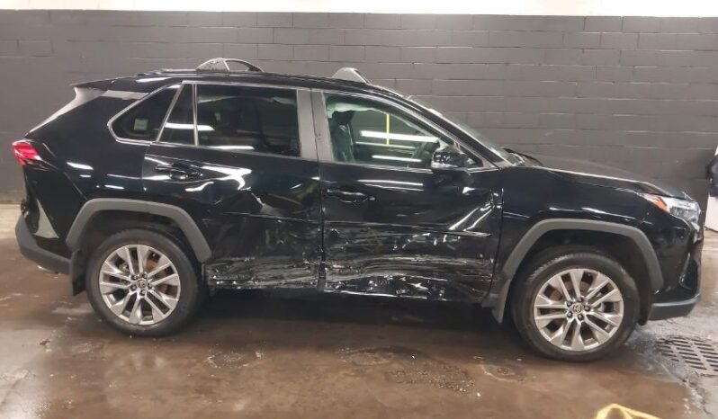 
								2022 Toyota Rav4 full									