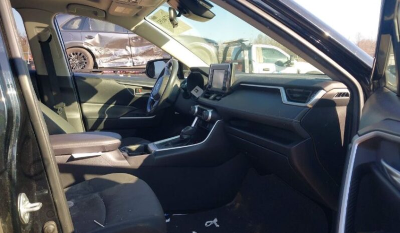 
								2019 Toyota Rav4 full									