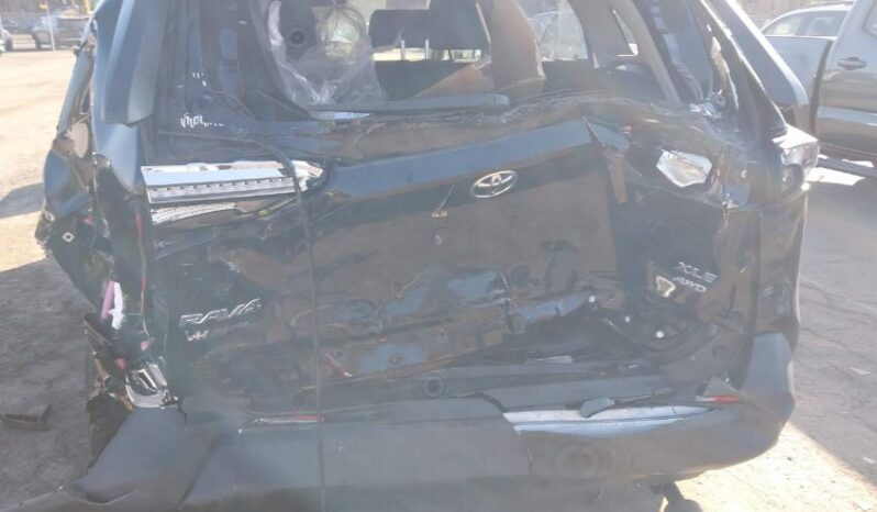 
								2019 Toyota Rav4 full									