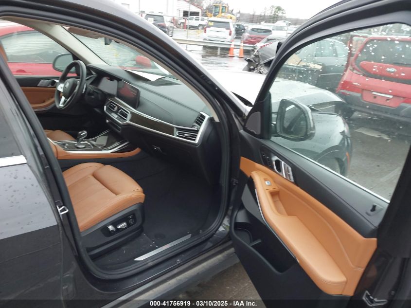 2021 BMW X7