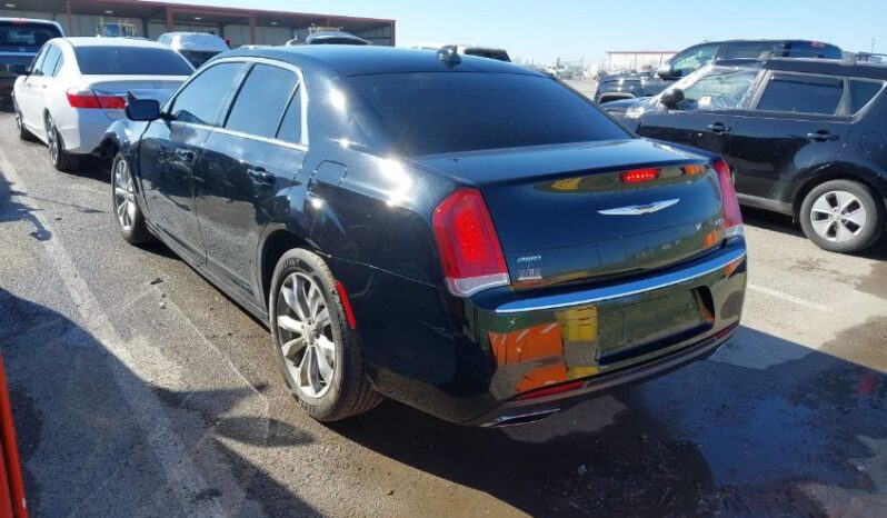 
								2017 Chrysler 300 full									