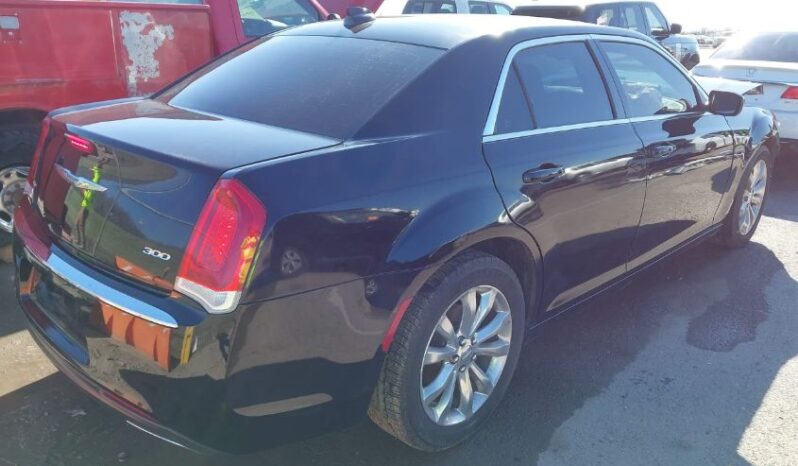 
								2017 Chrysler 300 full									
