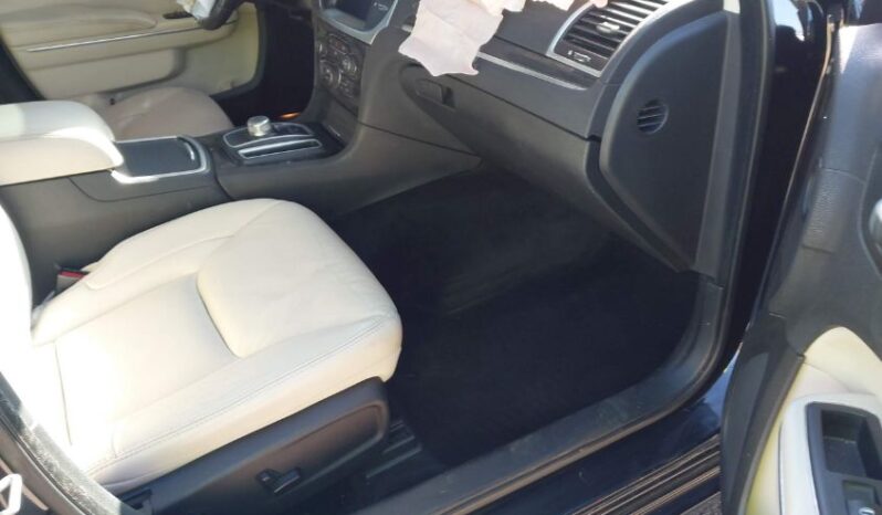 
								2017 Chrysler 300 full									