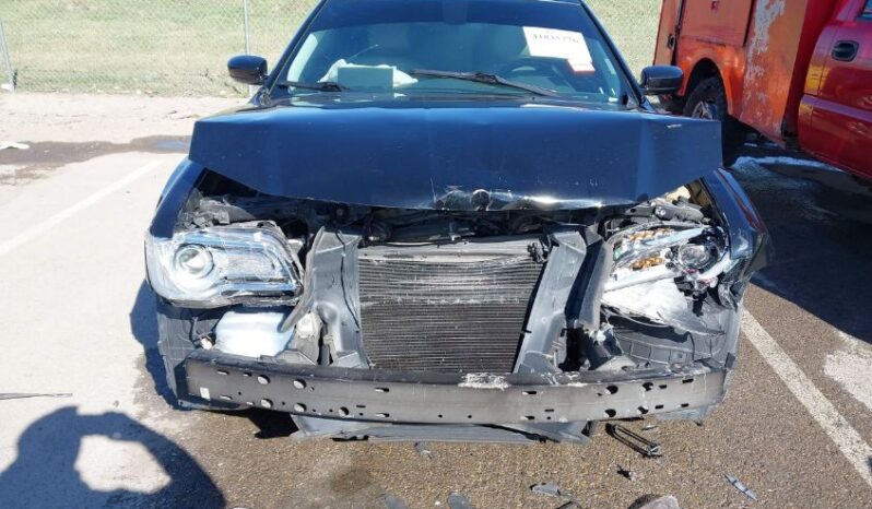 
								2017 Chrysler 300 full									