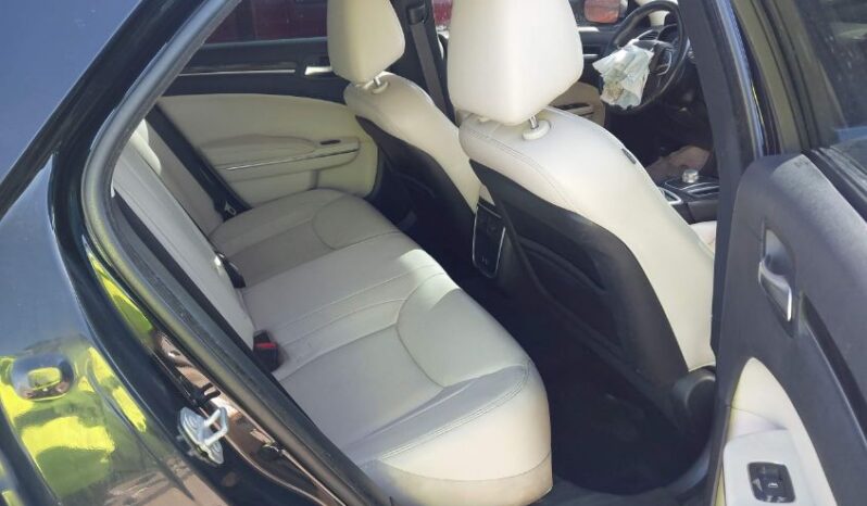 
								2017 Chrysler 300 full									
