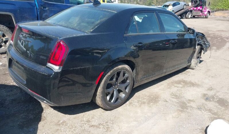 
								2022 Chrysler 300 full									