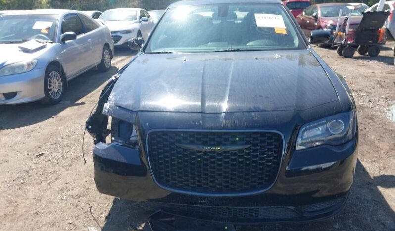 
								2022 Chrysler 300 full									