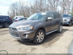 
										2013 Mitsubishi Outlander full									