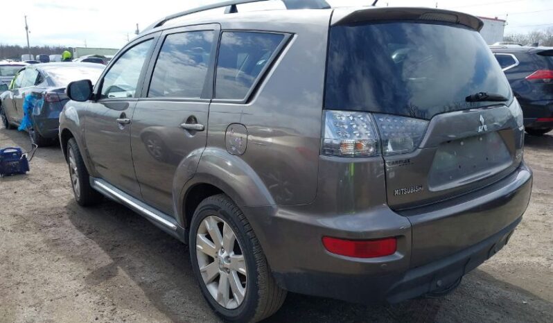 
								2013 Mitsubishi Outlander full									