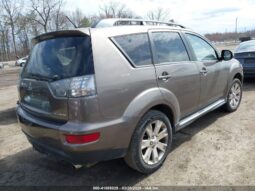 
										2013 Mitsubishi Outlander full									
