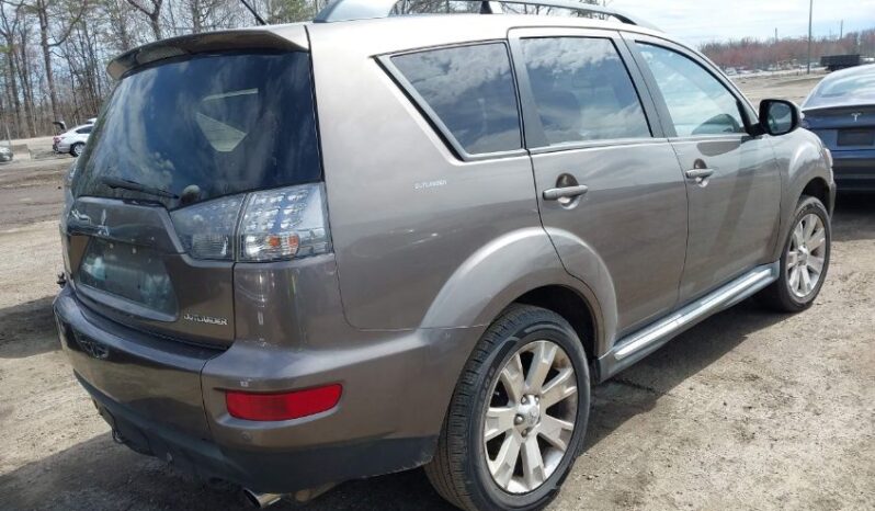 
								2013 Mitsubishi Outlander full									