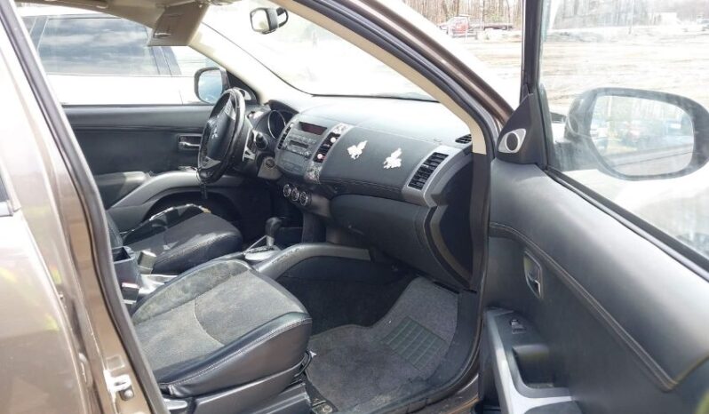 
								2013 Mitsubishi Outlander full									